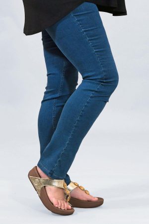The model in this photo is wearing light denim Robell Elena skinny jeans