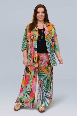 The model in this photo is wearing a stunning lightweight brightly coloured Orientique Rio shirt in plus sizes at Bakou London