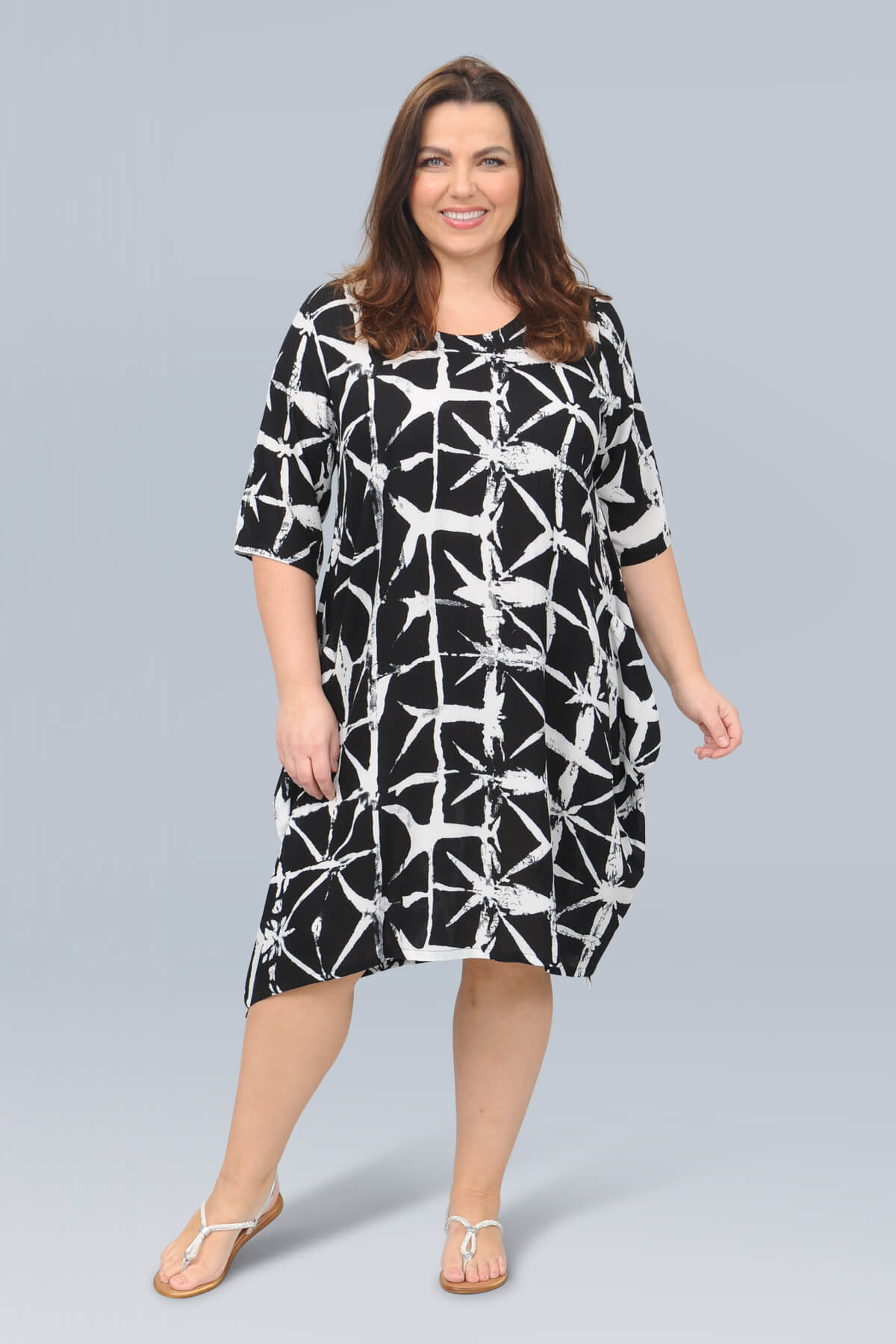 Angel Circle big pocket dress - black/white