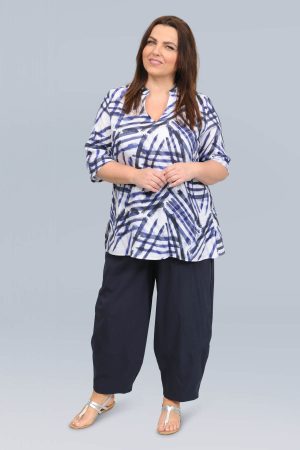 The model in this photo is wearing a Doris Streich criss cross patterned linen tunic from plus size retailer Bakou London