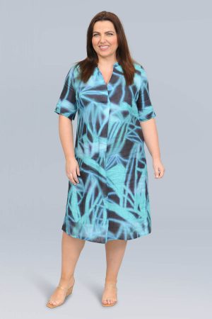The model in this photo is wearing a sophisticated and classy A-line linen dress by German designers Doris Streich at Bakou London