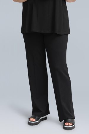 The model in this photo is wearing Doris Streich black jersey palazzo trousers, Stretchy and comfy in plus sizes.