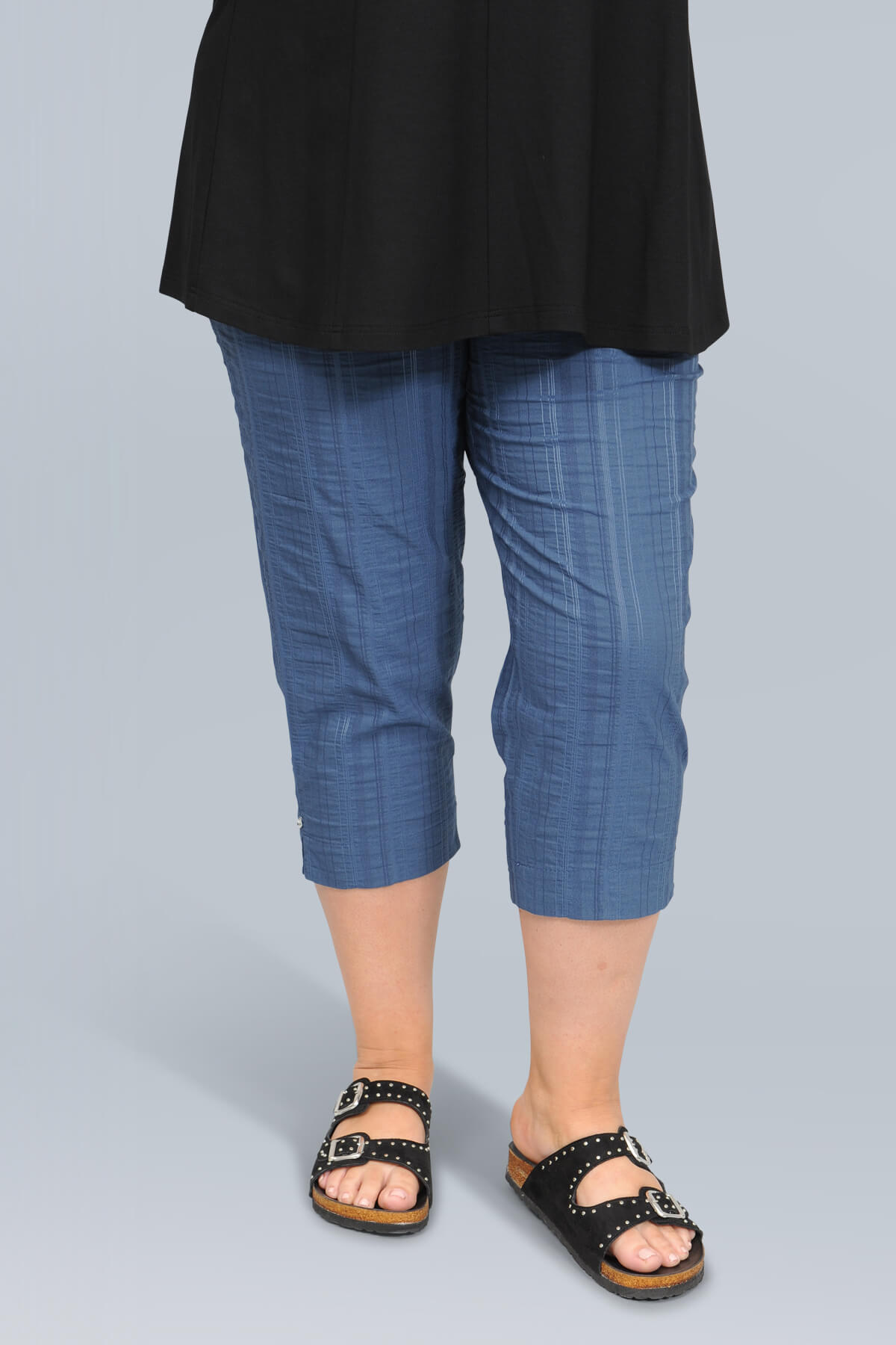 K J Brand Wash & Go capri pants - denim