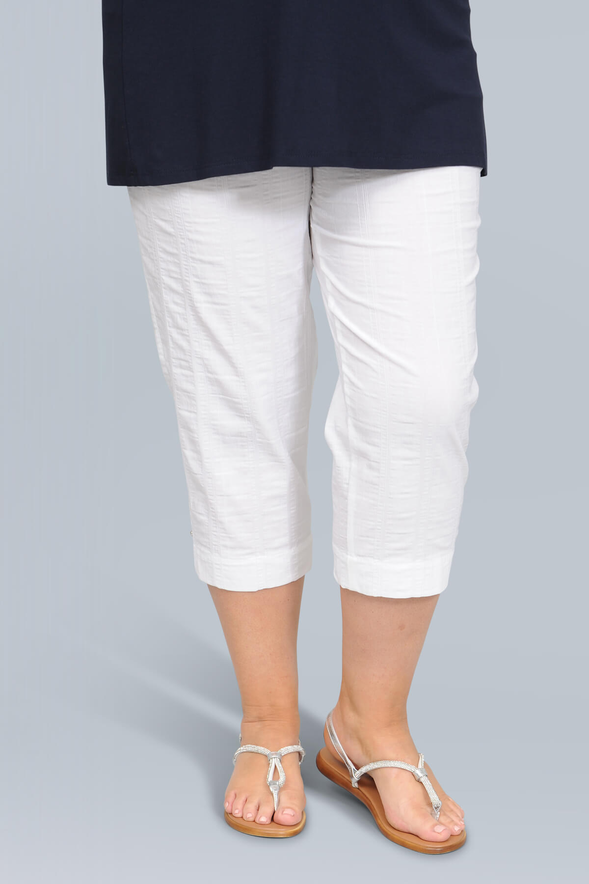 K J Brand Wash & Go capri pants - white