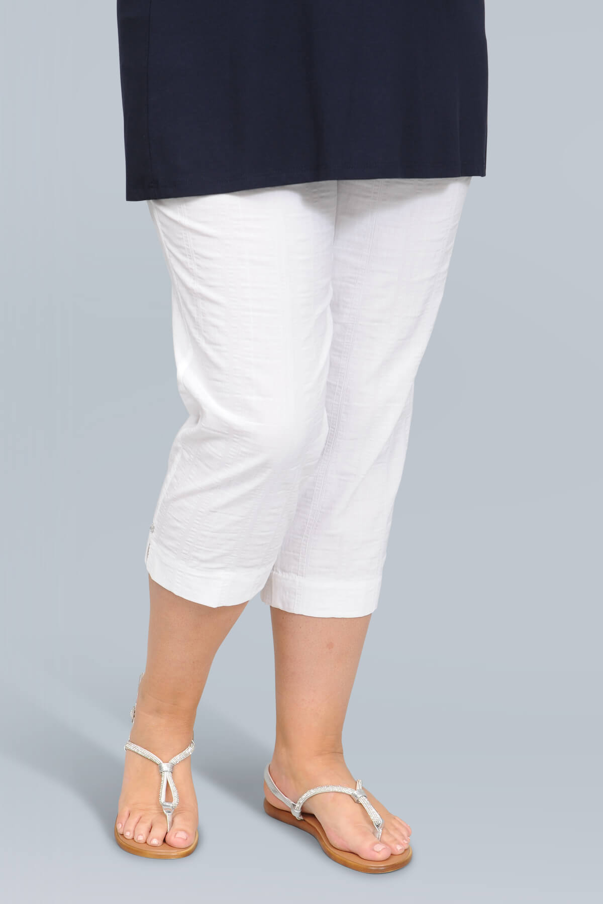 K J Brand Wash & Go capri pants - white