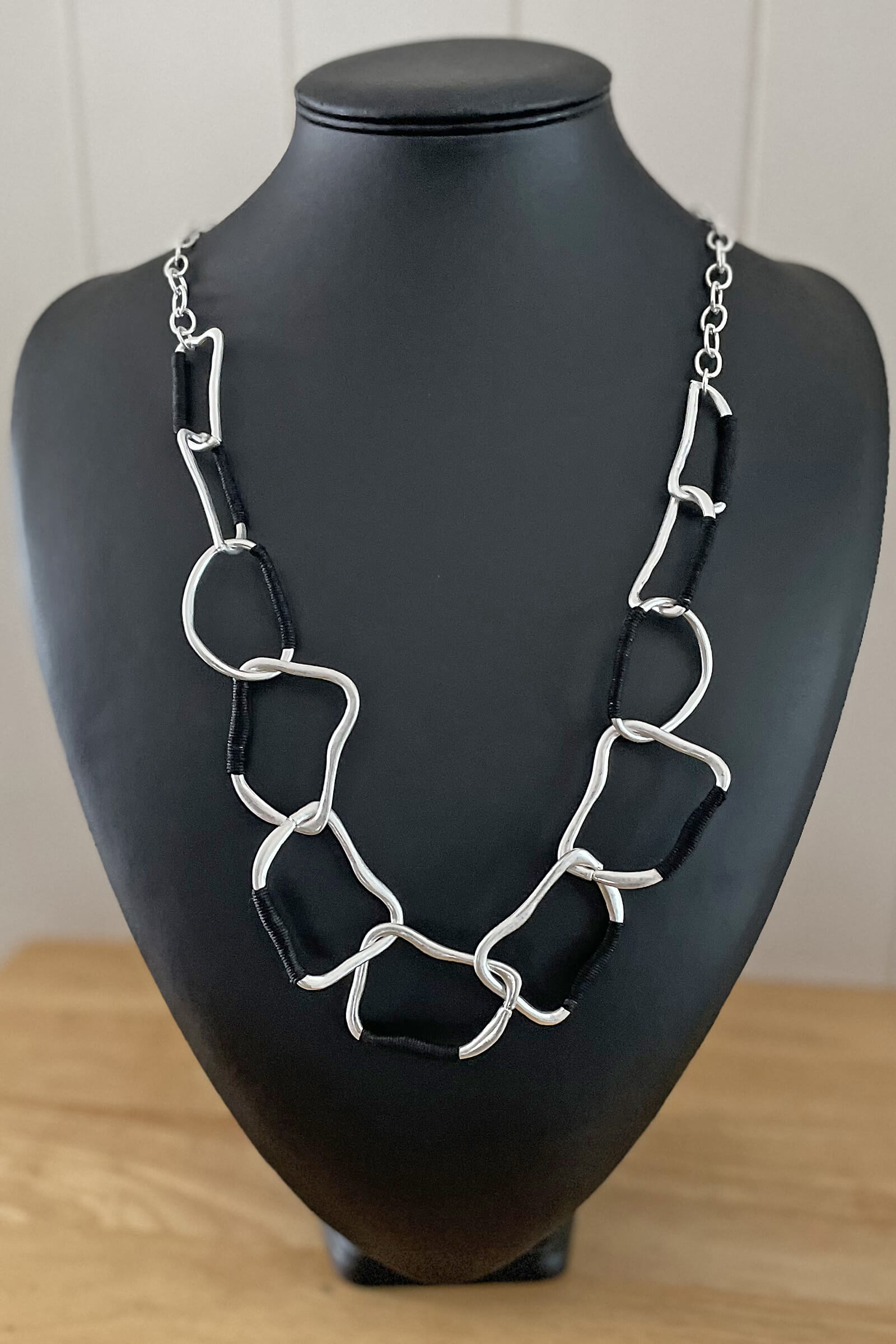 Necklace Kylie - silver/black