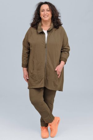 The model in this photo is wearing a casual jacket in dark olive from Noen