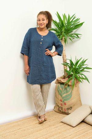The model in this photo is wearing a Pont Neuf Cardeen linen tunic from Bakou London