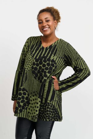 The model in this photo is wearing a Melina v neck tunic by plus size experts Pont Neuf at Bakou London