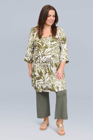 The model in this photo is wearing a classic viscose tunic from German plus size experts Via Appia available at Bakou London