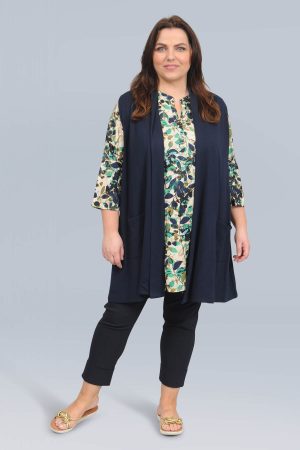 The model in this photo is wearing a Via Appia jersey waistcoat by German plus size specialists Via Appia Due at Bakou