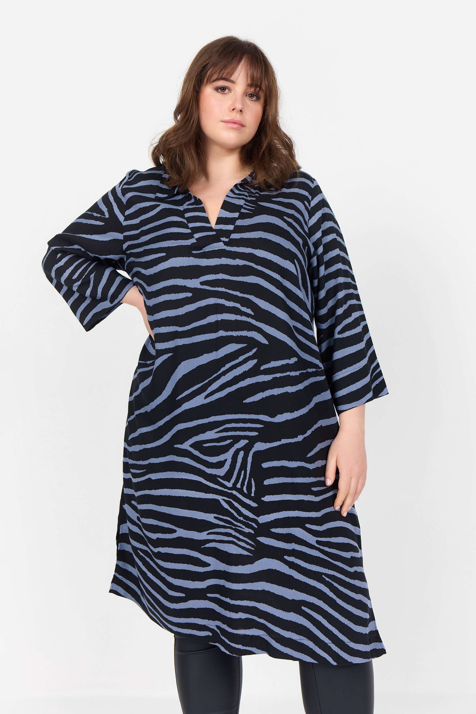 Wasabi Kenja 3 animal print tunic/dress - flint blue combi