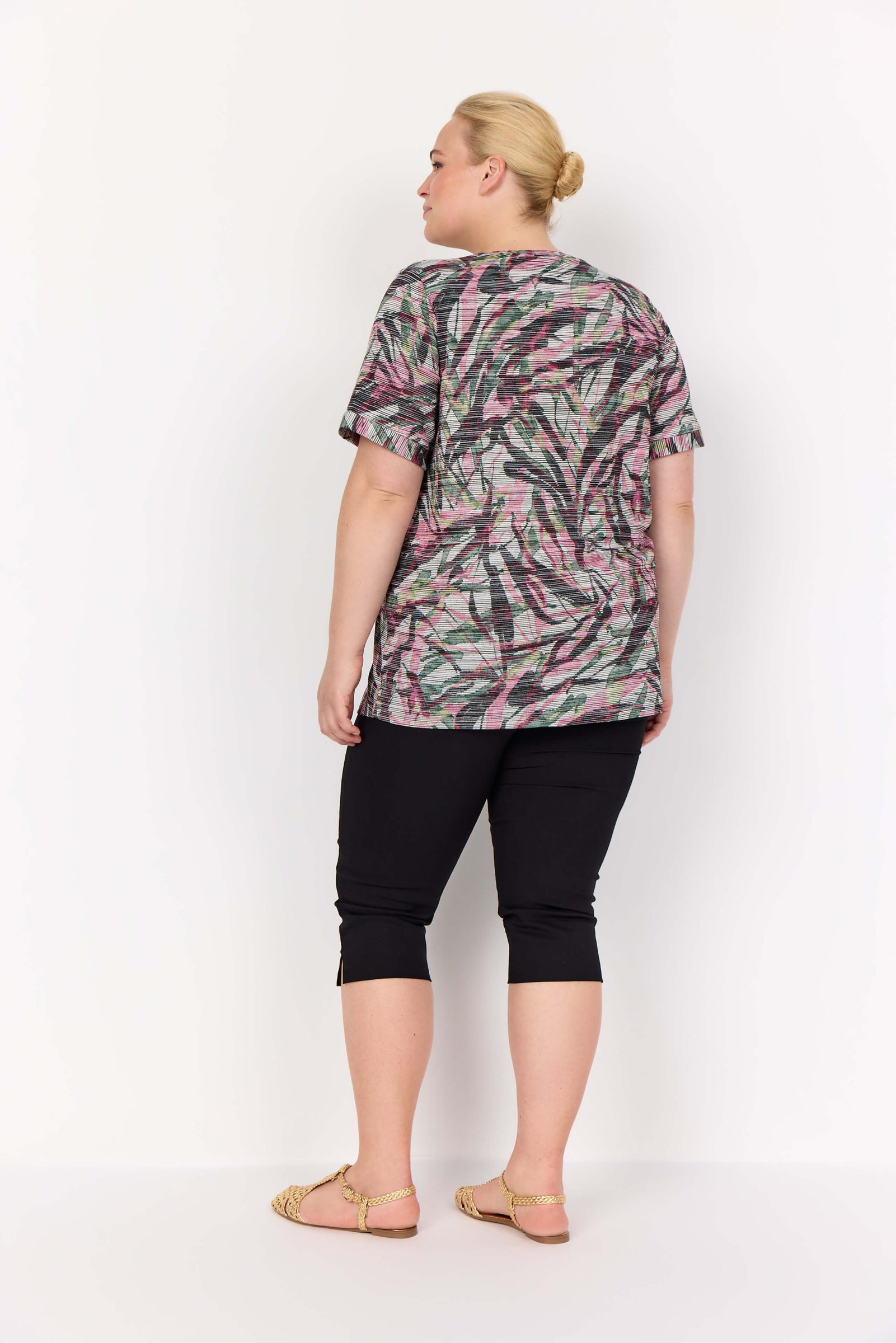 Wasabi Sarina 16 t-shirt